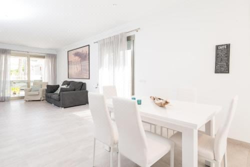 Formentera 1 3 Bedrooms Chalet - 2 Levels