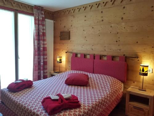 带阳台的两卧室公寓