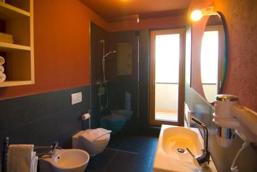 带阳台的两卧室公寓