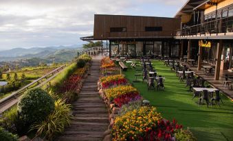 Pino Latte Resort and Hotel