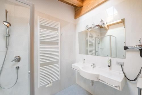 Residence Reisenschuh Two-Bedroom Apartment With Balcony