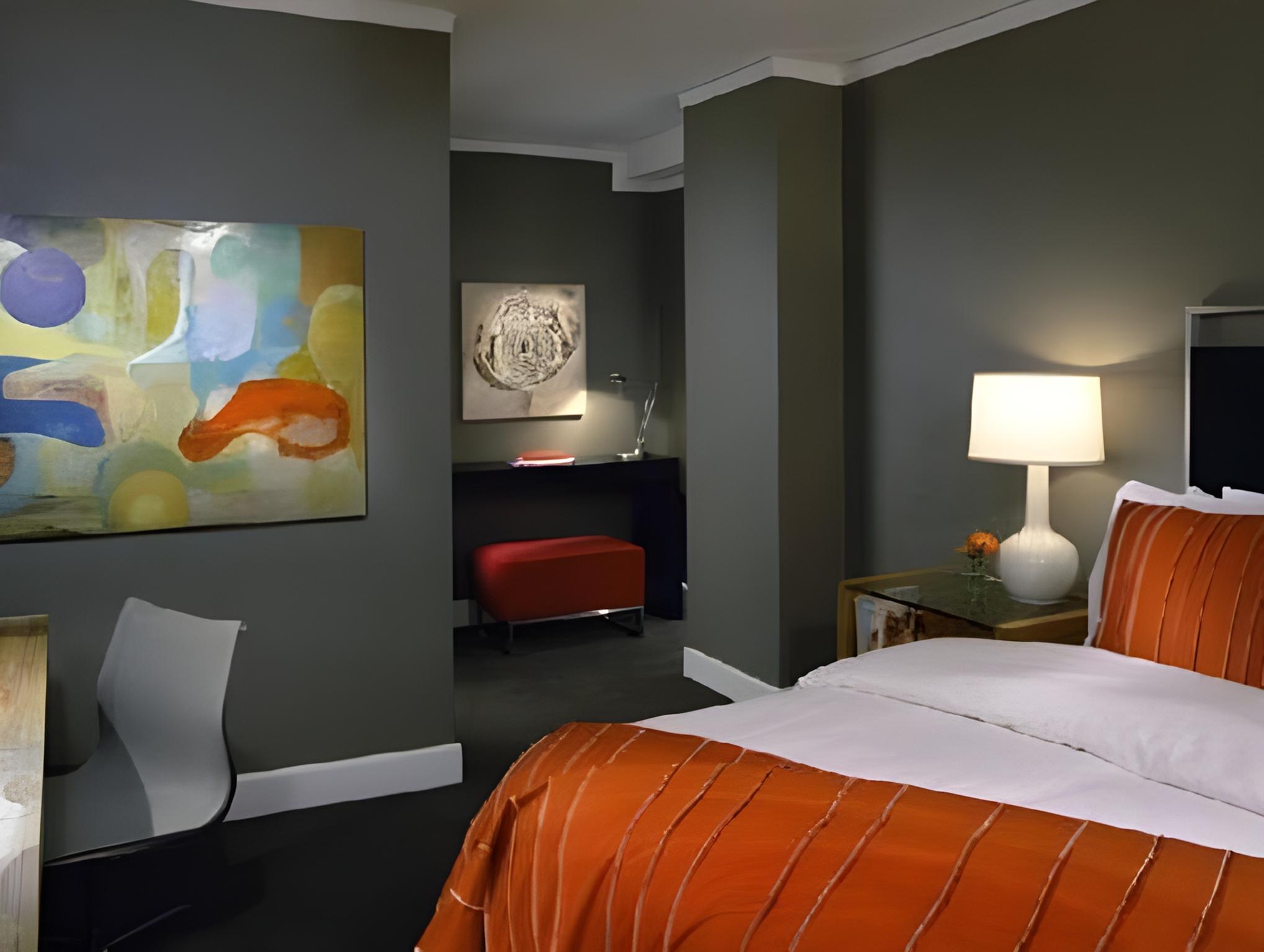 现代风格标准房，1张特大床