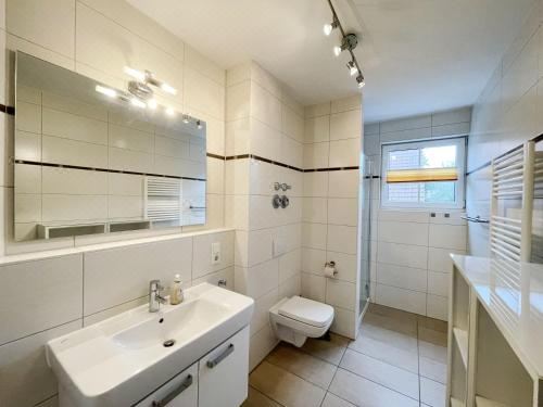 带阳台的两卧室公寓