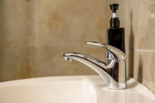 双人房（带公共浴室）