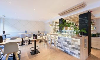 Hotel Neutor Express - Housity