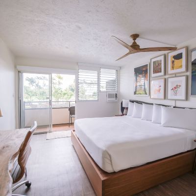 King Room With Balcony And Bay View Scp Hilo Hotel Promo Code