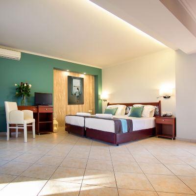 Family Room Electra Hotel Promo Code