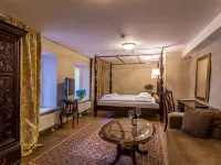 CRU Hotel Hotels in 