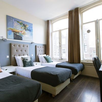 Basic Triple Room, 3 Twin Beds, Shared Bathroom (4th Floor) 昆汀抵達酒店優惠