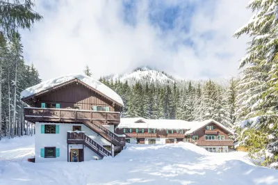 Crystal Mountain Hotels Hotel di 