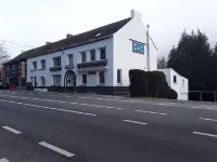 Le Chanteraine Hotel a 