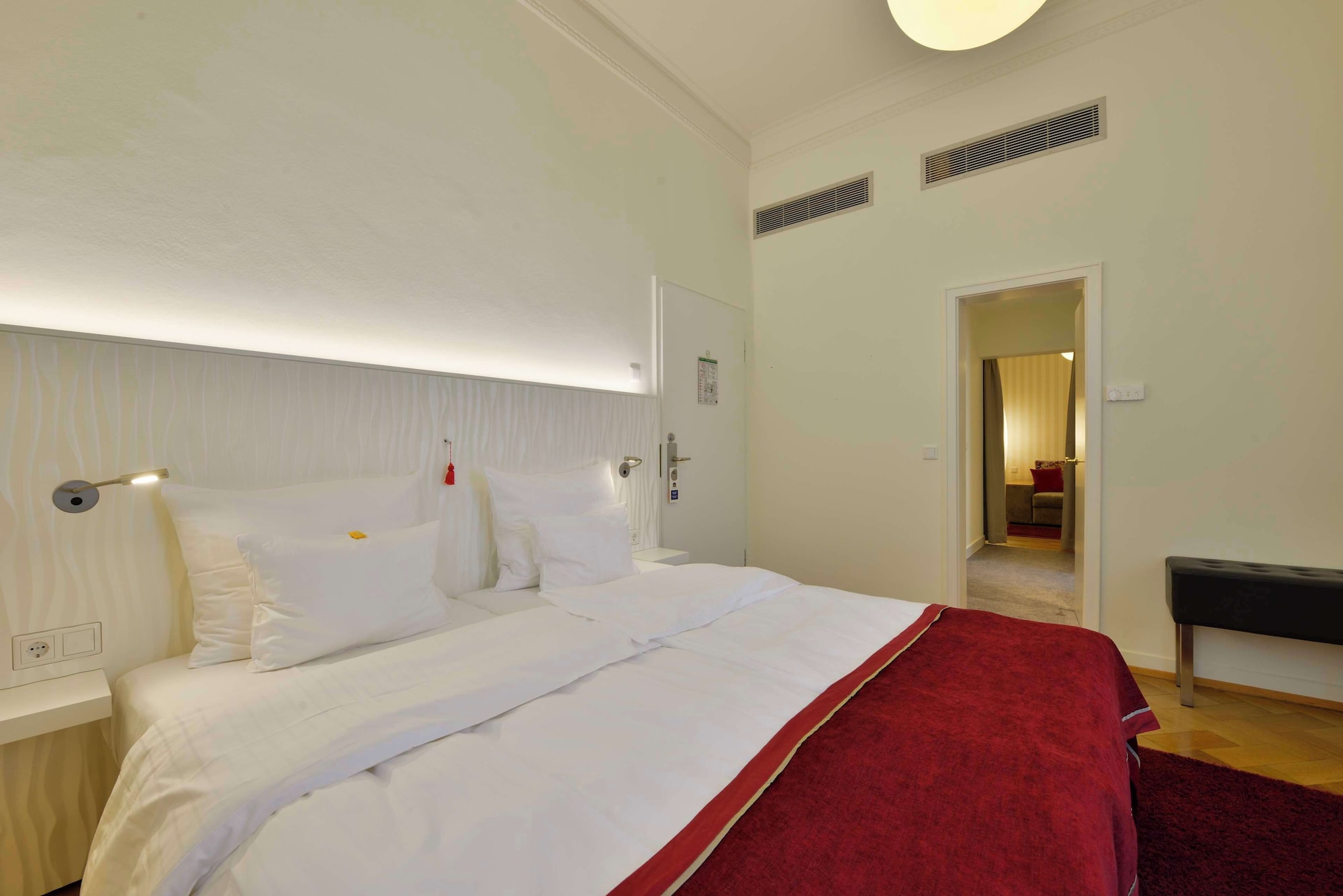 精致特大床套房