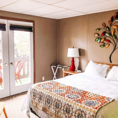 Standard Queen Room With Balcony Bavarian Inn Black Hills Promo Code