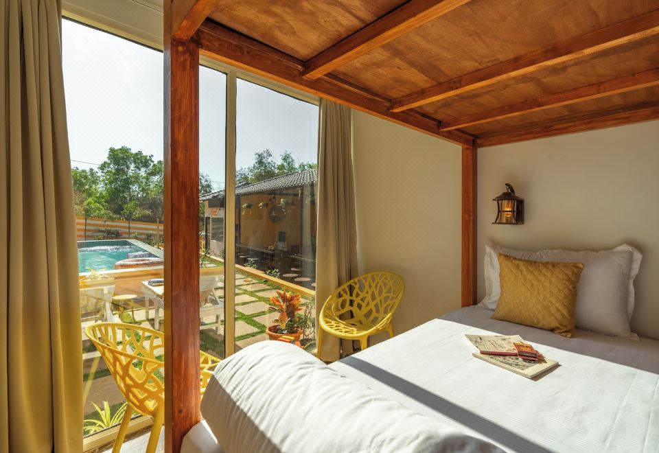 8人混合宿舍床位