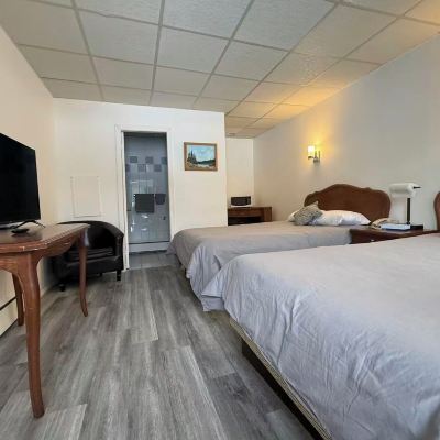 Economy Room, 2 Double Beds Hotel Motel La Marquise Promo Code