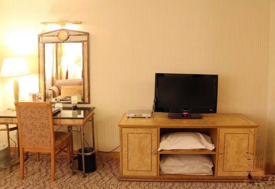 豪华商务大床房