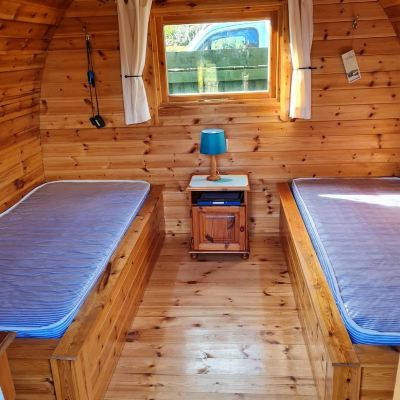 Classic Chalet, Lake View (Swallow - Glamping Pod )