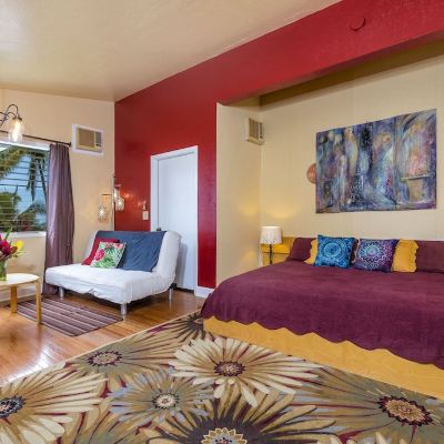 Ala'Ula Suite-Romantic Studio Suite, 1 King Bed, Ocean View, Garden Area-Cottage Area