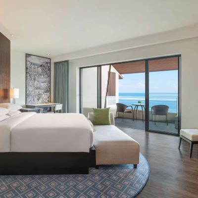 1 King Bed Ocean View Club Access