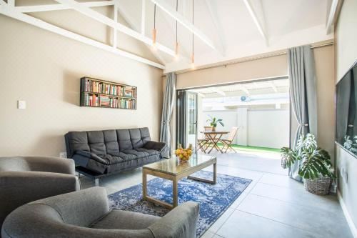 现代两卧室小屋