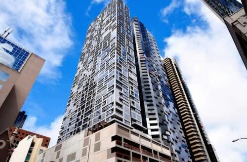 A Chic 2BR Apt Near Southern Cross City Views Apartment