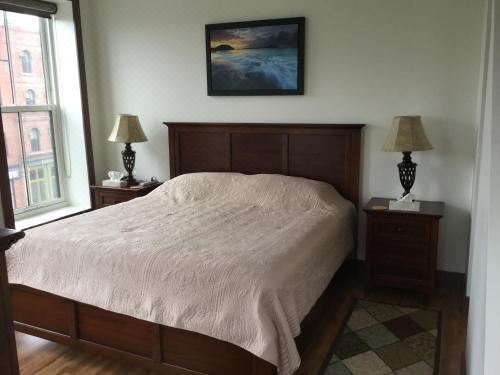 豪华特大床一室房