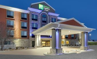 Holiday Inn Express & Suites Mitchell