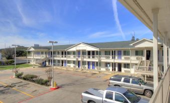 Motel 6 Kerrville, TX