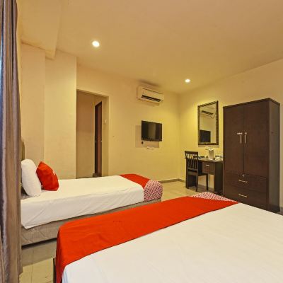 Triple Suite Kupon OYO 90510 Hotel Sahara