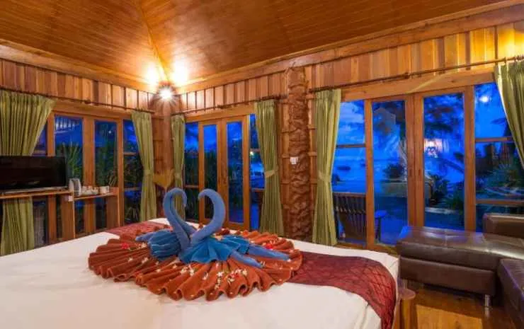 Deluxe Hilltop Cottage