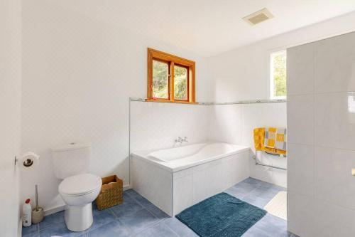 Sea views from holiday house Three-Bedroom Villa