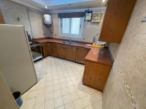 带阳台的两卧室公寓