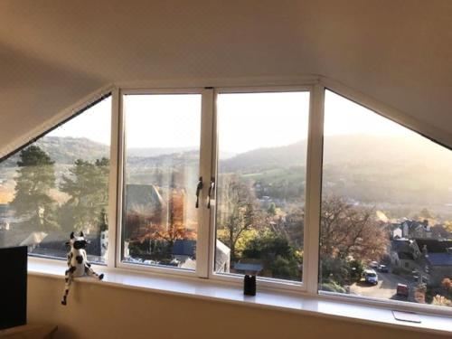 Birds Nest, Romantic Getaway with Stunning Views One-Bedroom Apartment