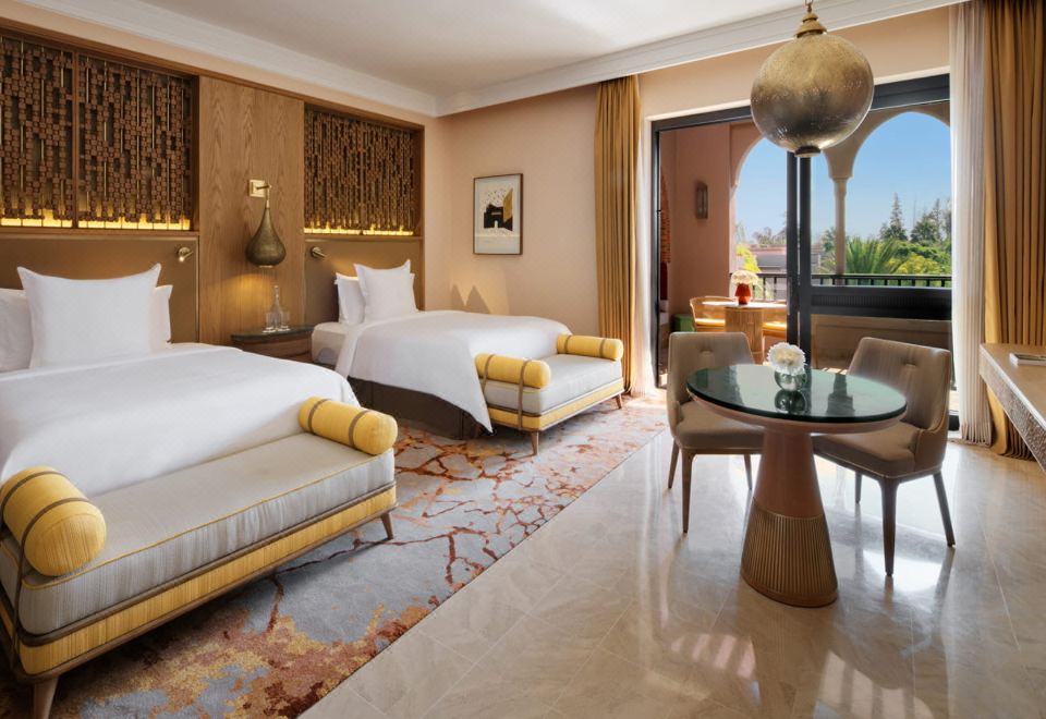 尊贵园景露台房