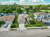 Gorgeous Stoneybrook Home with Private Pool, Lake, Golf Course, 2 King Beds! Hotels in Estero