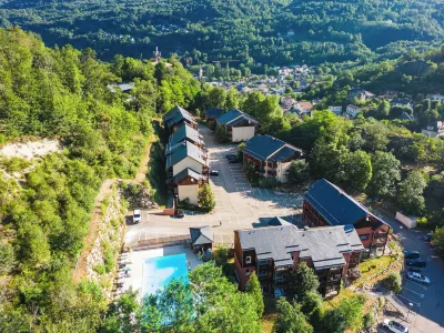 Vacancéole - le Domaine de la Vallée d'Ax Hotel di 