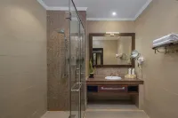 The Golden Crown Hotel