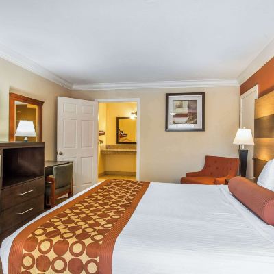 King Room-Accessible-Non-Smoking Rodeway Inn & Suites Canyon Lake I-15 Promo Code