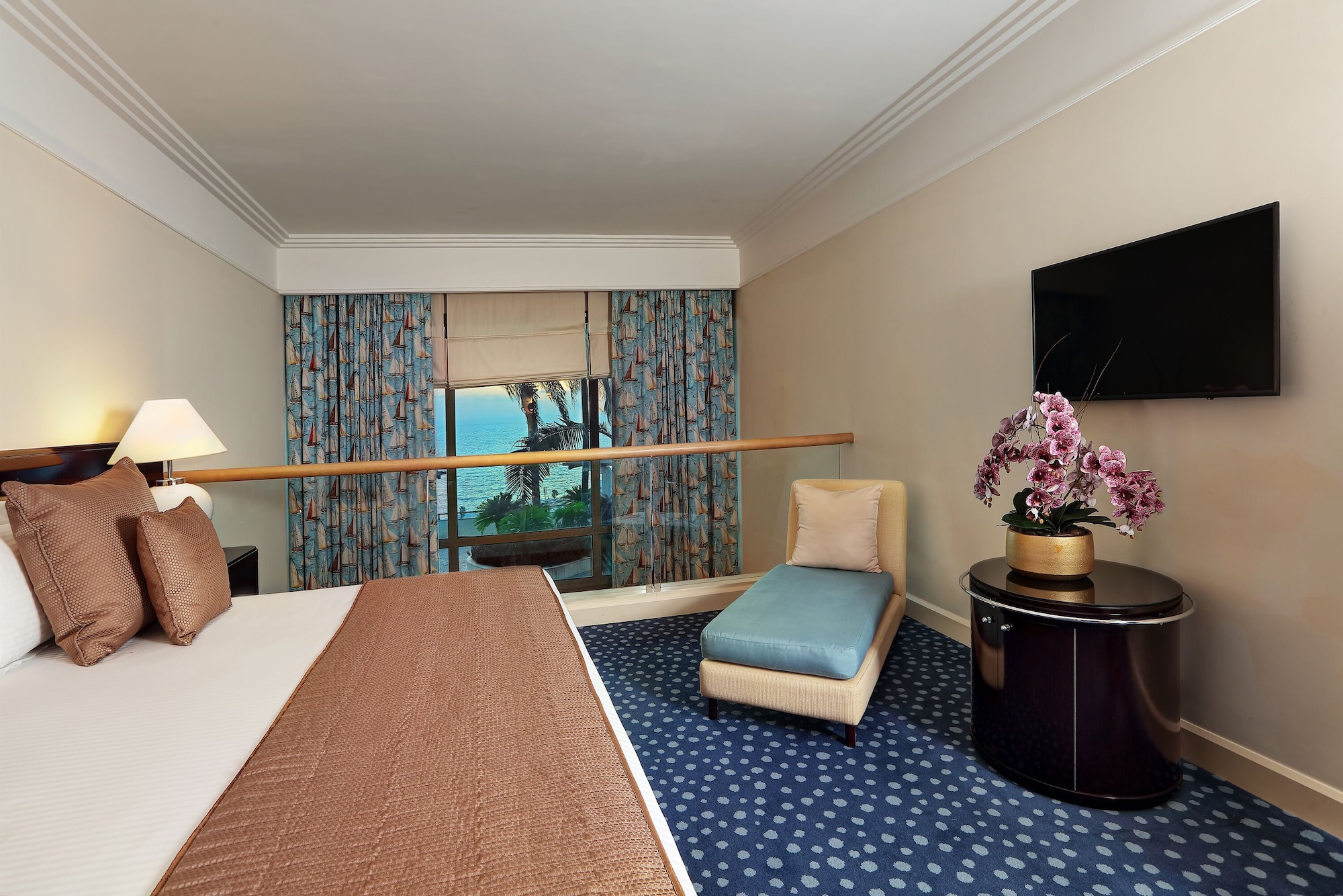 套房， 1张特大床， 海景阳台 （复式）