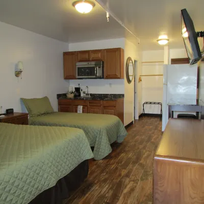 Creekwood Inn Hotel a 
