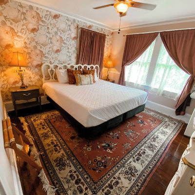 the Historic Craftsman (2nd Floor) Park Place Inn and Cottages Promo Code