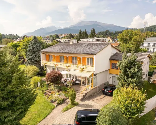 Haus Golker Ferienwohnungen & Frühstückspension Ξενοδοχεία στην πόλη Seeboden