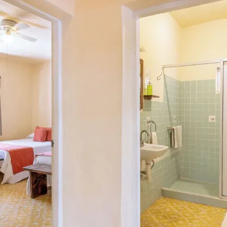 Casa Loreta (Sleeps 12, close sea, private pool)