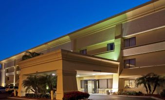 La Quinta Inn & Suites by Wyndham Tampa Fairgrounds - Casino