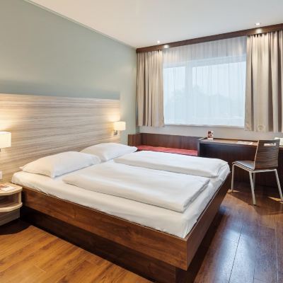 King Room With Balcony, Guest Room, 1 King, City View 薩爾茨堡展覽中心奧地利潮流飯店優惠