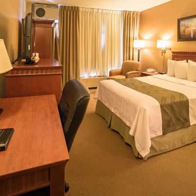 Queen Room-Non-Smoking Quality Inn & Suites P.E. Trudeau Airport Promo Code