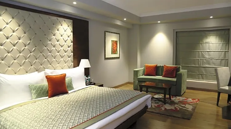 Fortune Sector 27 Noida - Member ITC's Hotel Group Room