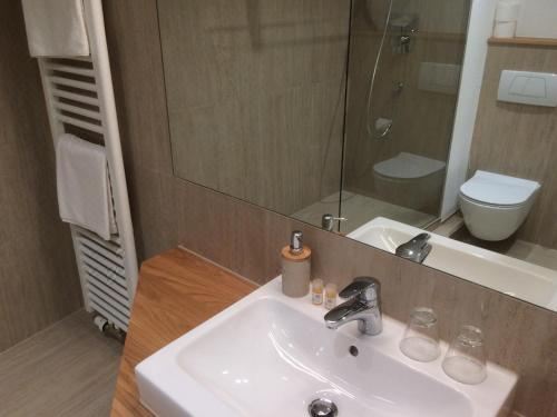 带露台的小型套房