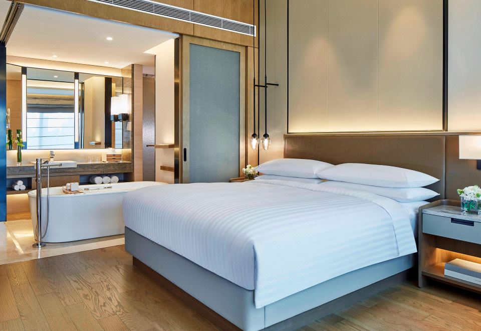 豪华江景大床房