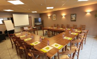 Logis Hotel Restaurant Bagatelle - 51530 Dizy - Housity